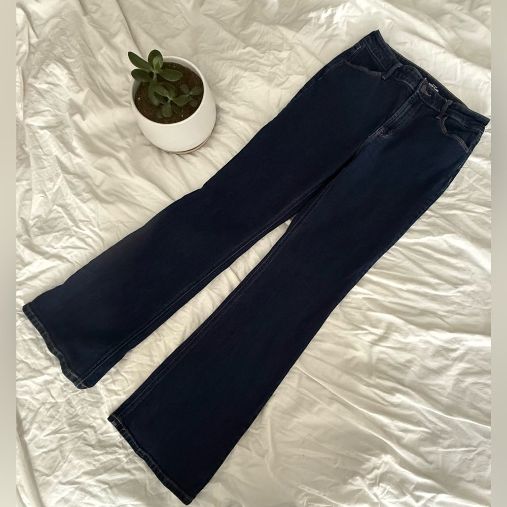 Old Navy WOW Dark Blue Flare Jeans, size 6 Tall